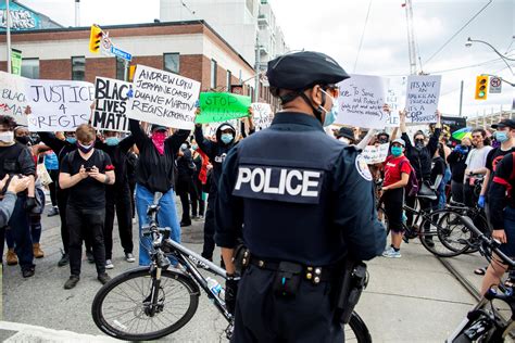 Black people in Toronto disproportionately stopped and searched by police: Human rights commission